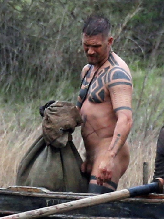 tom-hardy-naked5