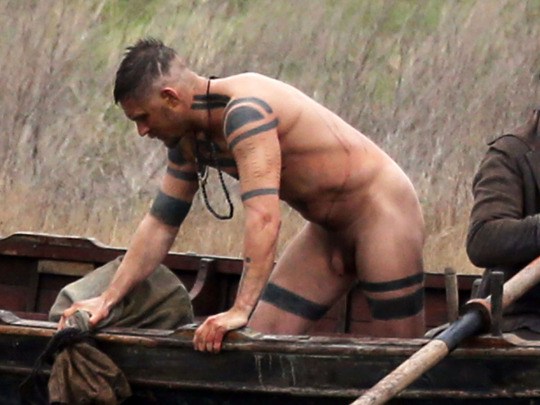 tom-hardy-naked6